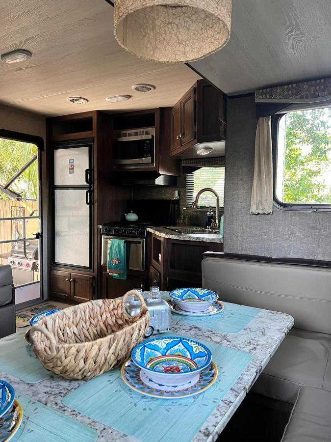 Rv Camper Paradise On The Wheels In Clearwater Beaches Ларґо Екстер'єр фото