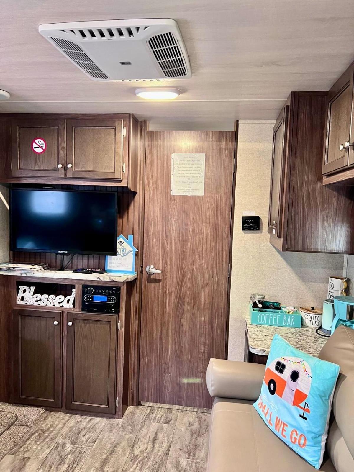 Rv Camper Paradise On The Wheels In Clearwater Beaches Ларґо Екстер'єр фото